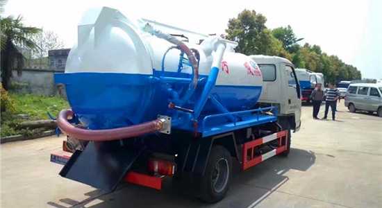 福田吸污車︱2噸吸污車